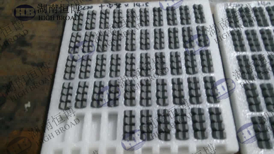 Placas cerâmicas aglomeradas de Bulletroof do carboneto de silicone (sic) com dureza alta de grande resistência da baixa densidade