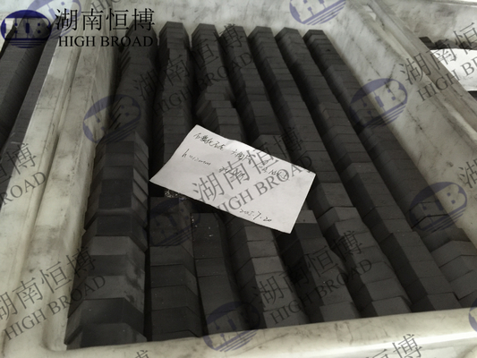 As placas balísticas utilizam materiais como placas à prova de balas do carboneto do boro/silicone