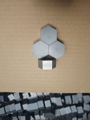 Ladrilhos cerâmicos de carboneto de silício (SiC) premium para placas de inserção à prova de balas | Folhas de armadura leves e de alta resistência balística