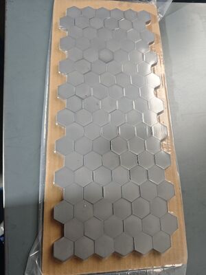 Chapa balística de carburo de boro - NIJ Nível IV Ultra-leve Hexagonal 100x100mm Características de ataque de cerâmica