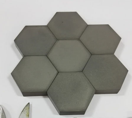 Placa SIC Placa à prova de balas de carburo de silício com tolerância a altas temperaturas resistência à corrosão e alta resistência à dobra